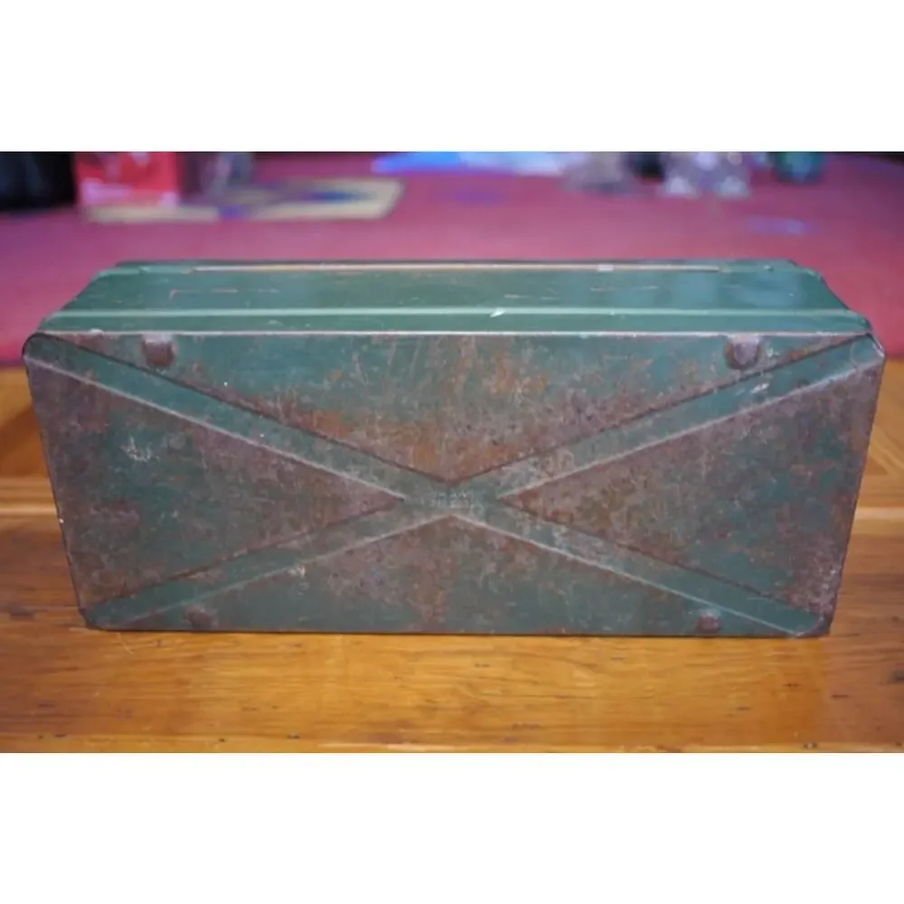 Vtg Distressed Green Metal Industrial Mechanic Carpenters Tool Tackle Box w Tray